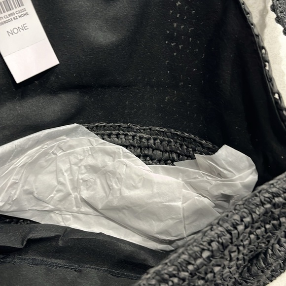 Woven shoulder crescent bag, lined, snap closure, interior pocket - Picture 4 of 5